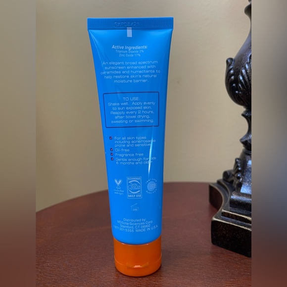 MDSolarSciences Mineral Moisture Defense SPF 50 UVA-UVB Sunscreen - Picture 2 of 3